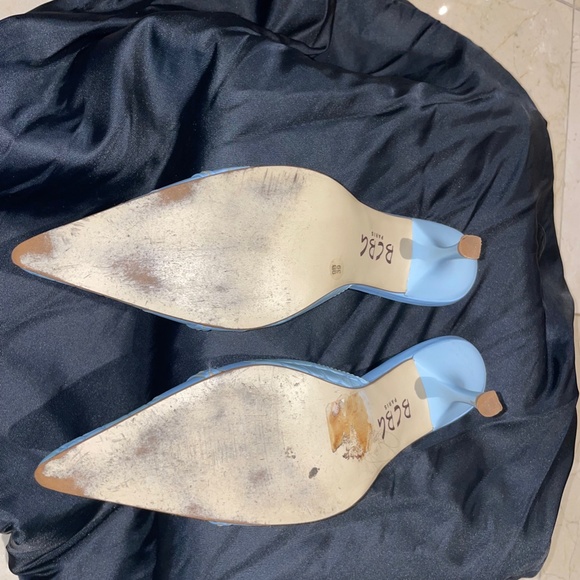 BCBG Snakeskin Light Blue Low Heel - Picture 3 of 5